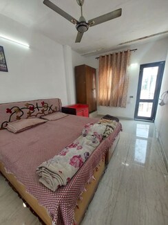 1 Rk+Builder Floor For Rent in Malviya Nagar