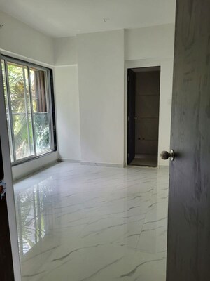 Room in 3 BHK Apartment at Hari Niketan, Khar West – for Sale