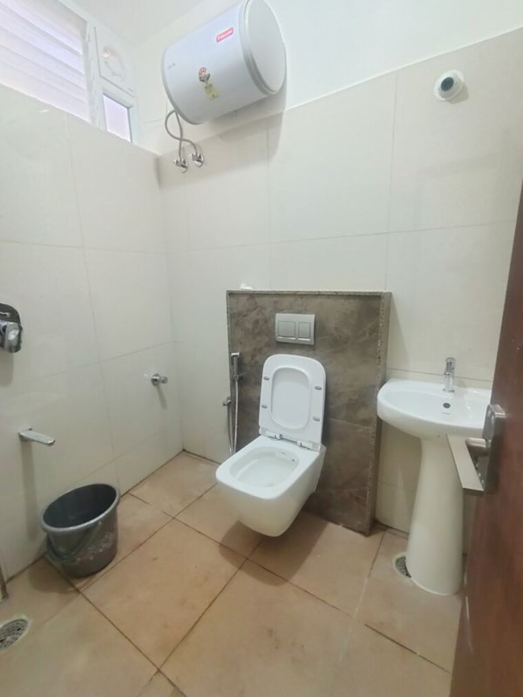 Bathroom, hsr layout sector 2 1 Bedroom 500 Sq.Ft. Builder Floor In Hsr Layout Sector 2 Bangalore 10735077