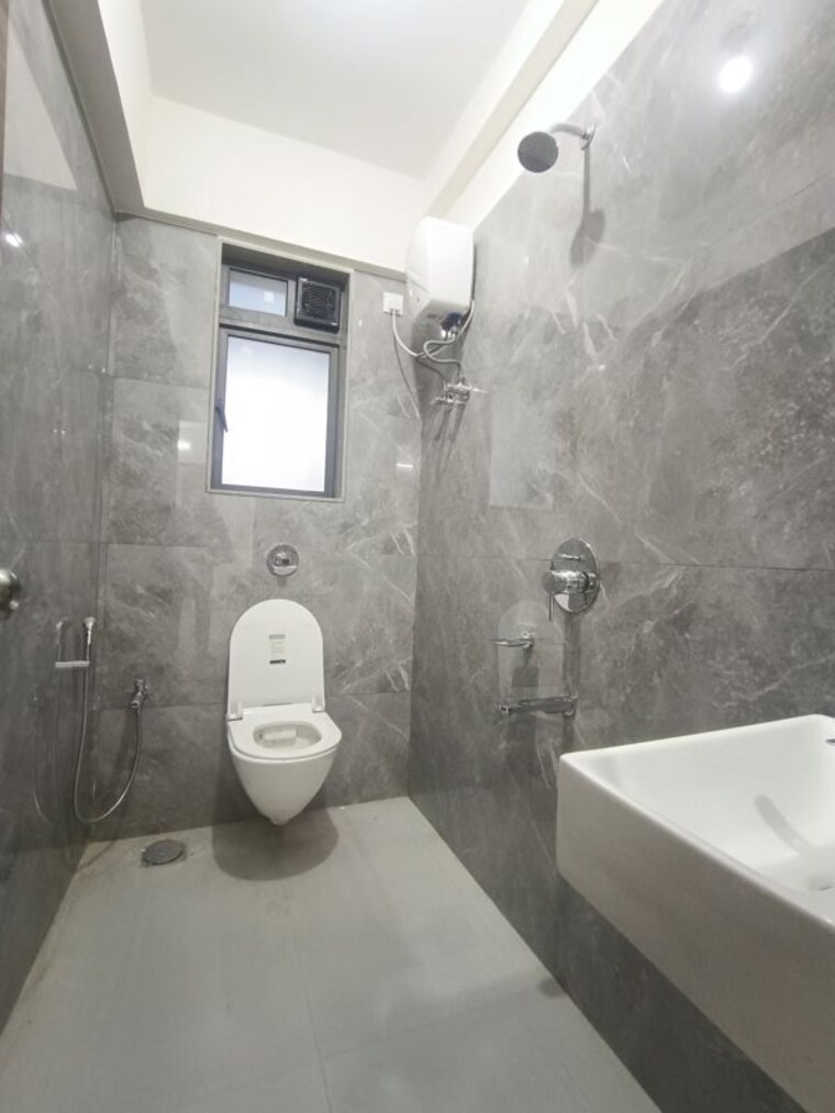 Bathroom, empire-eternity 3 Bedroom 925 Sq.Ft. Apartment In Borivali West Mumbai 10735089