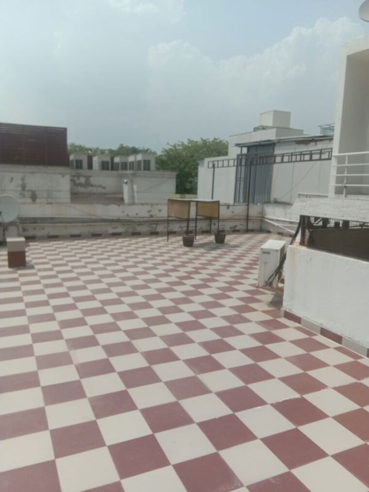 Balcony, greater kailash i 2 Bedroom 1812 Sq.Ft. Builder Floor In Greater Kailash I Delhi 10735108