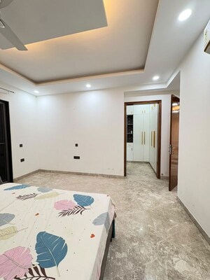 Bedroom in 3 BHK Builder Floor at Sector 27 – for Rent