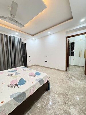 Bedroom in 3 BHK Builder Floor at Sector 27 – for Rent