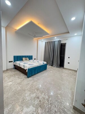 Bedroom in 3 BHK Builder Floor at Sector 27 – for Rent