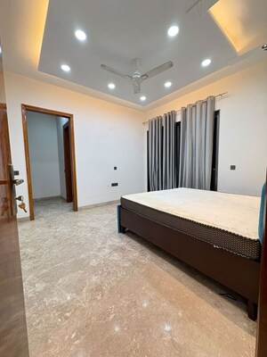 Bedroom in 3 BHK Builder Floor at Sector 27 – for Rent