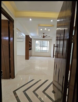 Building Lobby in 3 BHK Builder Floor at Unitech Deerwood Chase, Nirvana Country – for Rent