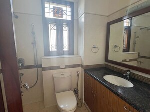 Bathroom in 5 BHK Villa at Eros Rosewood City, Sector 49 – for Rent