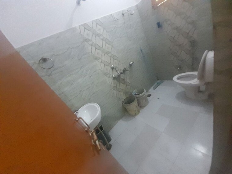 Bathroom, vikalp khand 2 Bedroom 1250 Sq.Ft. Independent House In Vikalp Khand Lucknow 10735121
