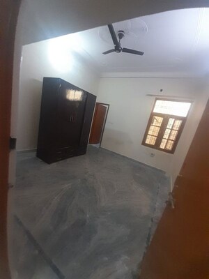 Room in 2 BHK Independent House at Vikalp Khand – for Rent