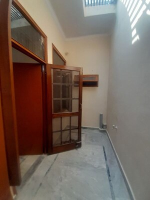 Room in 2 BHK Independent House at Vikalp Khand – for Rent