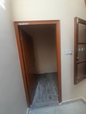 Room in 2 BHK Independent House at Vikalp Khand – for Rent