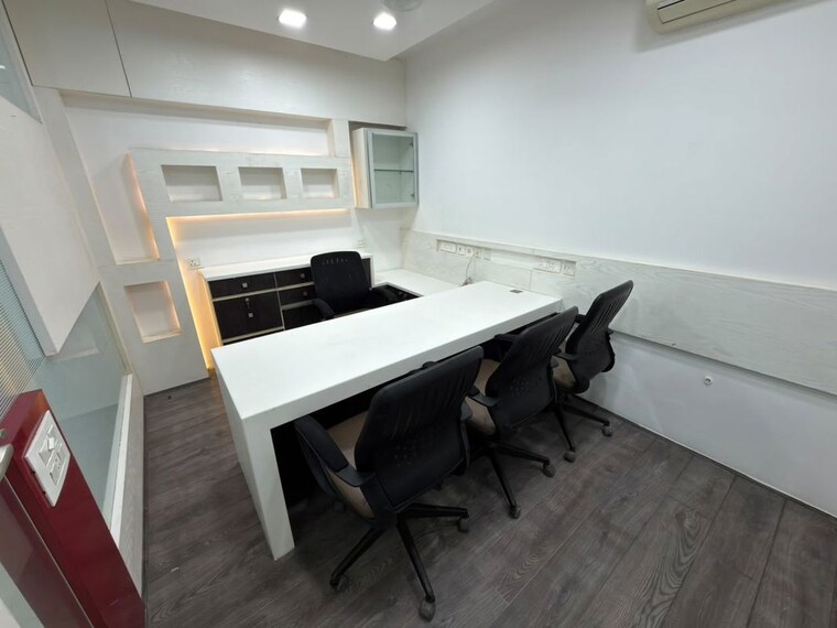 Team Area, netaji subhash place Commercial Office Space 557 Sq.Ft. In Netaji Subhash Place Delhi 10735130