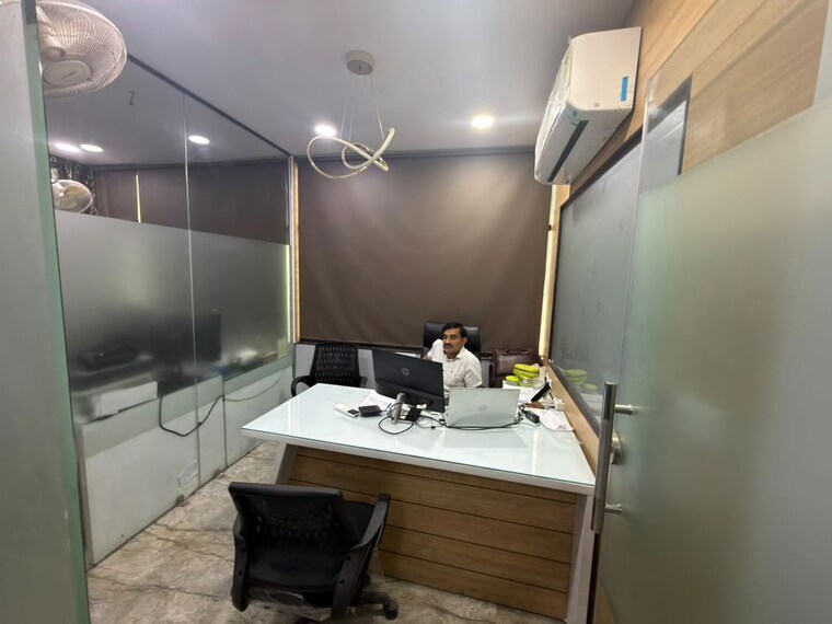 Team Area, netaji subhash place Commercial Office Space 1055 Sq.Ft. In Netaji Subhash Place Delhi 10735133