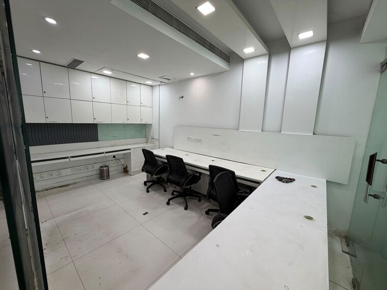Team Area, netaji subhash place Commercial Office Space 1186 Sq.Ft. In Netaji Subhash Place Delhi 10735134