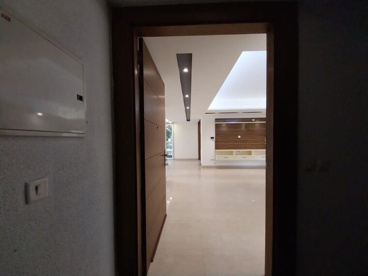 Room, sushant lok ii 4 Bedroom 460 Sq.Yd. Builder Floor In Sushant Lok ii Gurgaon 10735138