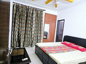 Bedroom in 4 BHK Builder Floor at Sector 52 – for Rent