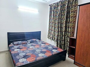 Bedroom in 4 BHK Builder Floor at Sector 52 – for Rent