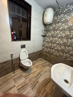 Bathroom in 2 BHK Builder Floor at Sector 43 – for Rent
