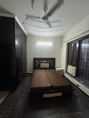 Building Lobby in 2 BHK Builder Floor at Sector 43 – for Rent