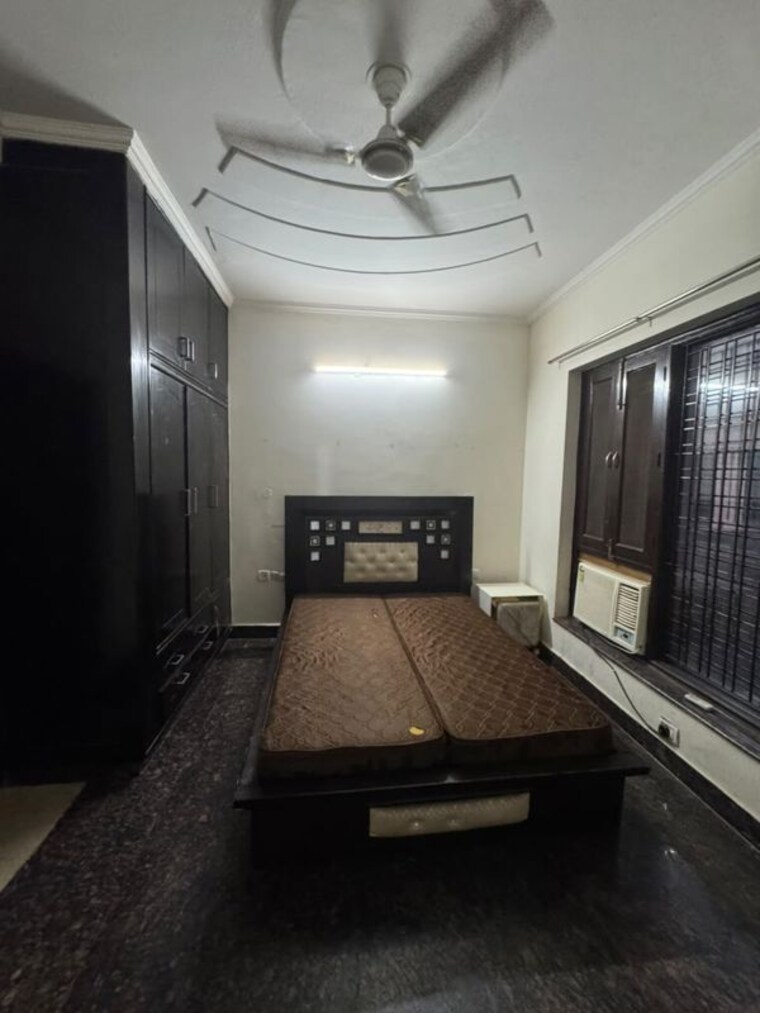 undefined, sector 43 2 Bedroom 100 Sq.Yd. Builder Floor In Sector 43 Gurgaon 10735140