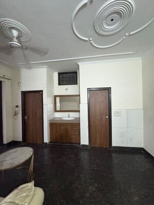 Kitchen in 2 BHK Builder Floor at Sector 43 – for Rent