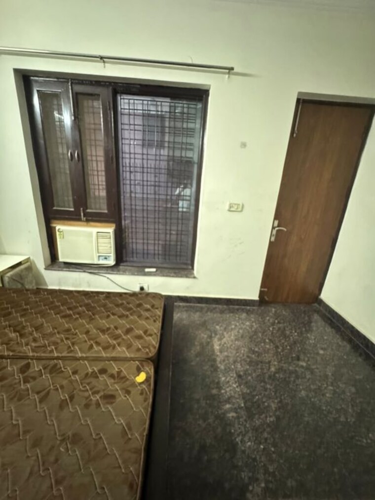 Bedroom, sector 43 2 Bedroom 100 Sq.Yd. Builder Floor In Sector 43 Gurgaon 10735140