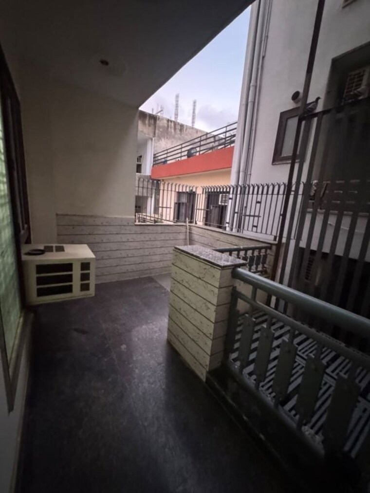 Exterior View, sector 43 2 Bedroom 100 Sq.Yd. Builder Floor In Sector 43 Gurgaon 10735140