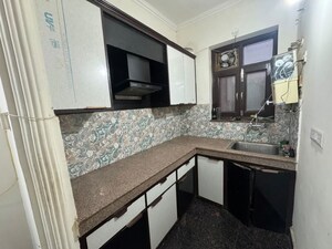 Kitchen in 2 BHK Builder Floor at Sector 43 – for Rent