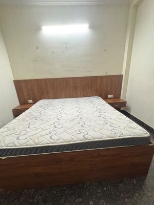 Bedroom in 2 BHK Builder Floor at Sector 43 – for Rent