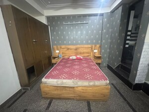 Bedroom in 2 BHK Builder Floor at Sector 43 – for Rent
