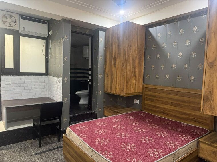 Bedroom, sector 43 2 Bedroom 100 Sq.Yd. Builder Floor In Sector 43 Gurgaon 10735140