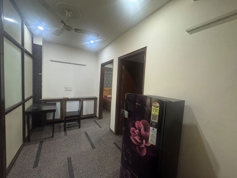  Parking, sector 43 2 Bedroom 100 Sq.Yd. Builder Floor In Sector 43 Gurgaon 10735140