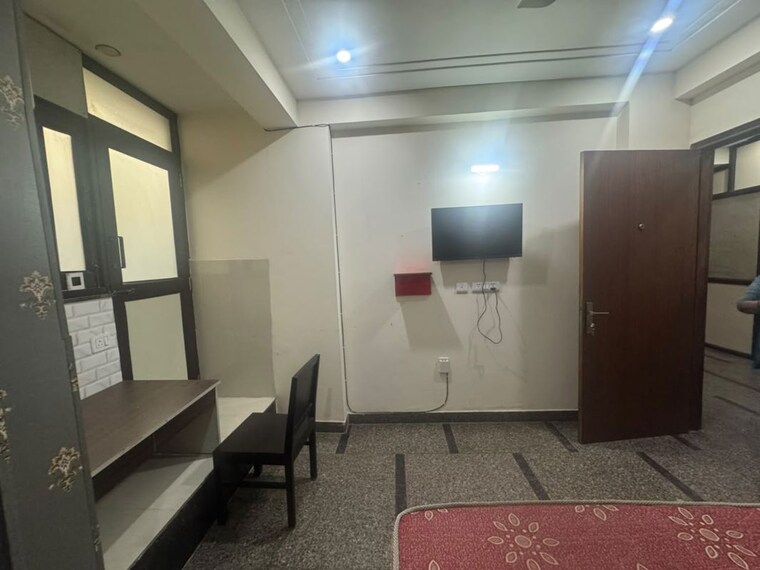 Kitchen, sector 43 2 Bedroom 100 Sq.Yd. Builder Floor In Sector 43 Gurgaon 10735140