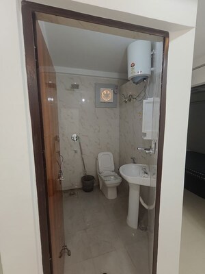 Bathroom in 1 BHK Apartment at Sector 23 Dwarka – for Rent