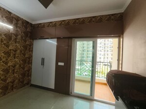 Room in 3 BHK Apartment at VVIP Addresses, Raj Nagar Extension – for Rent