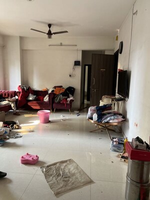 Furnished Amenities in 3 BHK Apartment at Ishwar Om Siddhivinayak Apartment, Kharghar Sector 21 – for Rent