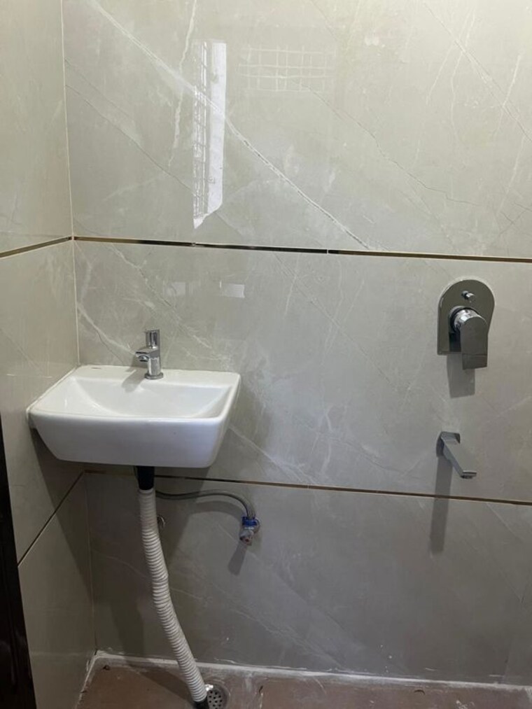 Bathroom, sector 47 1 Bedroom 650 Sq.Ft. Builder Floor In Sector 47 Gurgaon 10735203
