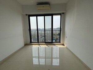Bedroom in 2.5 BHK Apartment at Kalpataru Primus Residence, Santacruz East – for Rent