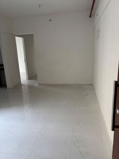 2 BHK Apartment For Rent in Tharwani Riverdale