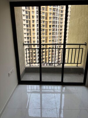 Room in 2 BHK Apartment at Tharwani Riverdale, Khadakpada – for Rent