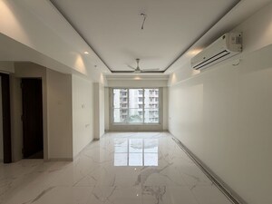 2 BHK Apartment For Rent in Elegant Navratnamala CHS, Santacruz East