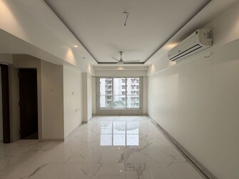 2 BHK Apartment For Rent in Elegant Navratnamala CHS in Santacruz East, Mumbai