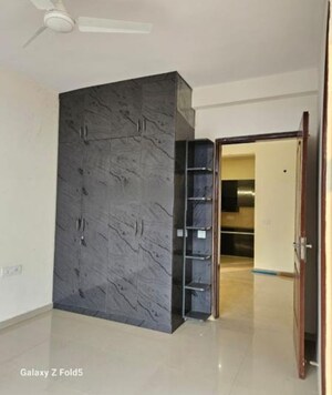 Furnished Amenities in 3 BHK Apartment at Rishita Manhattan, Gomti Nagar – for Rent