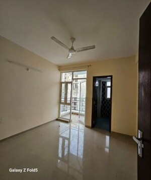Room in 3 BHK Apartment at Rishita Manhattan, Gomti Nagar – for Rent