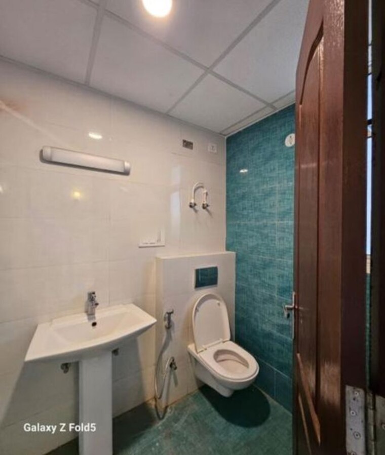 Bathroom, rishita-manhattan 3 Bedroom 1611 Sq.Ft. Apartment In Gomti Nagar Lucknow 10735242