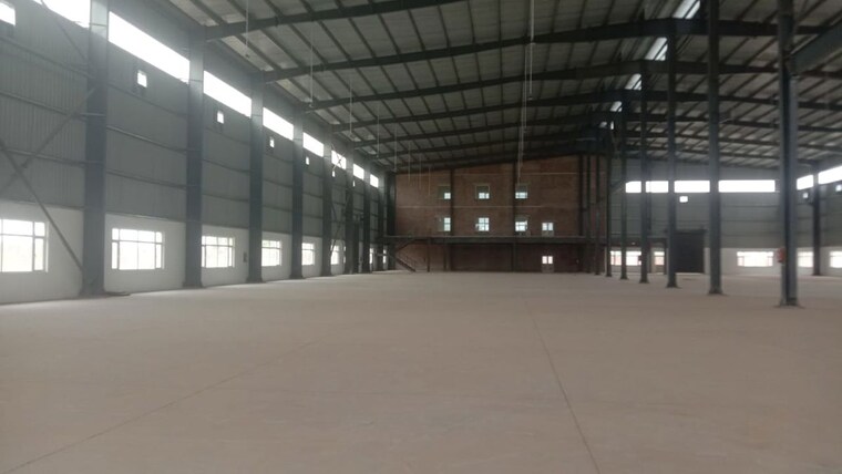  Parking, ghilot Commercial Warehouse 60000 Sq.Ft. In Ghilot Neemrana 10735245