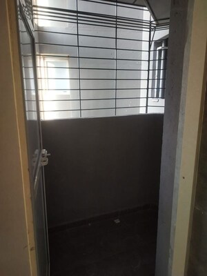 Room in 1 BHK Apartment at Vijay Orovia, Ghodbunder Road – for Sale