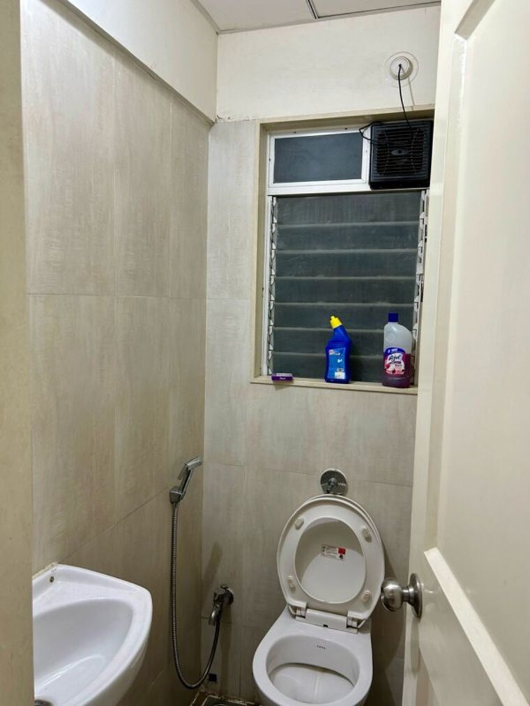 Bathroom, vijay-orovia 1 Bedroom 393 Sq.Ft. Apartment In Ghodbunder Road Thane 10735250