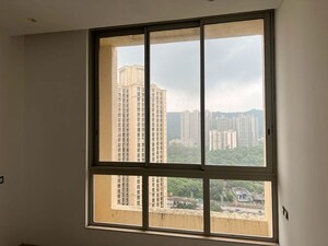 Room in 4 BHK Apartment at One Hiranandani Park, Ghodbunder Road – for Rent
