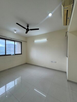 Room in 2 BHK Apartment at Lodha Splendora, Ghodbunder Road – for Rent